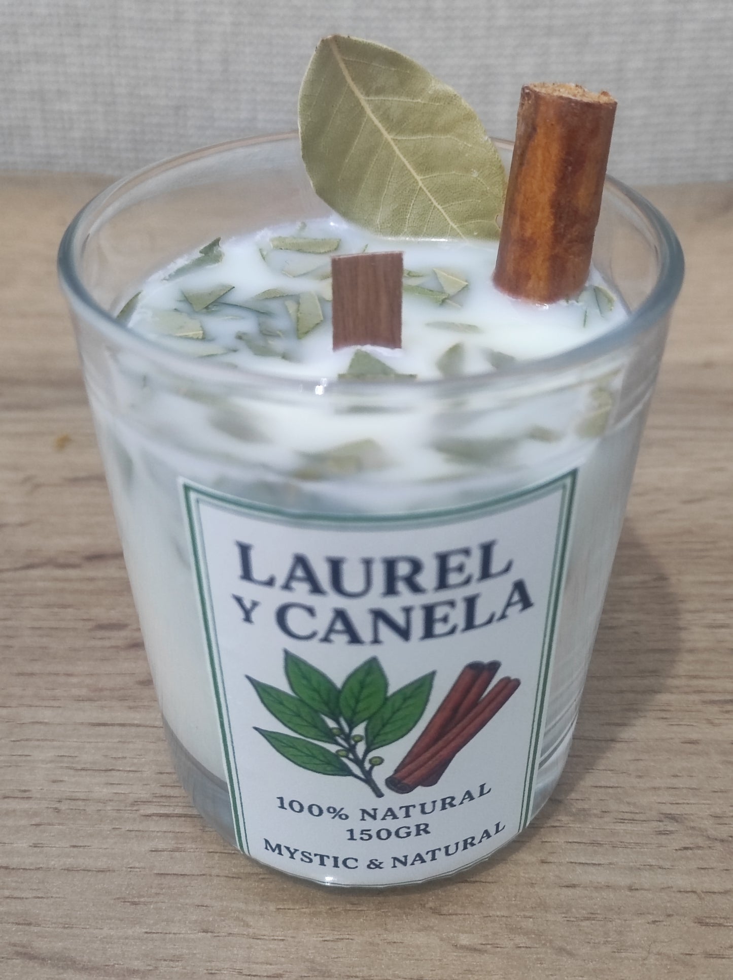Vela de laurel y canela